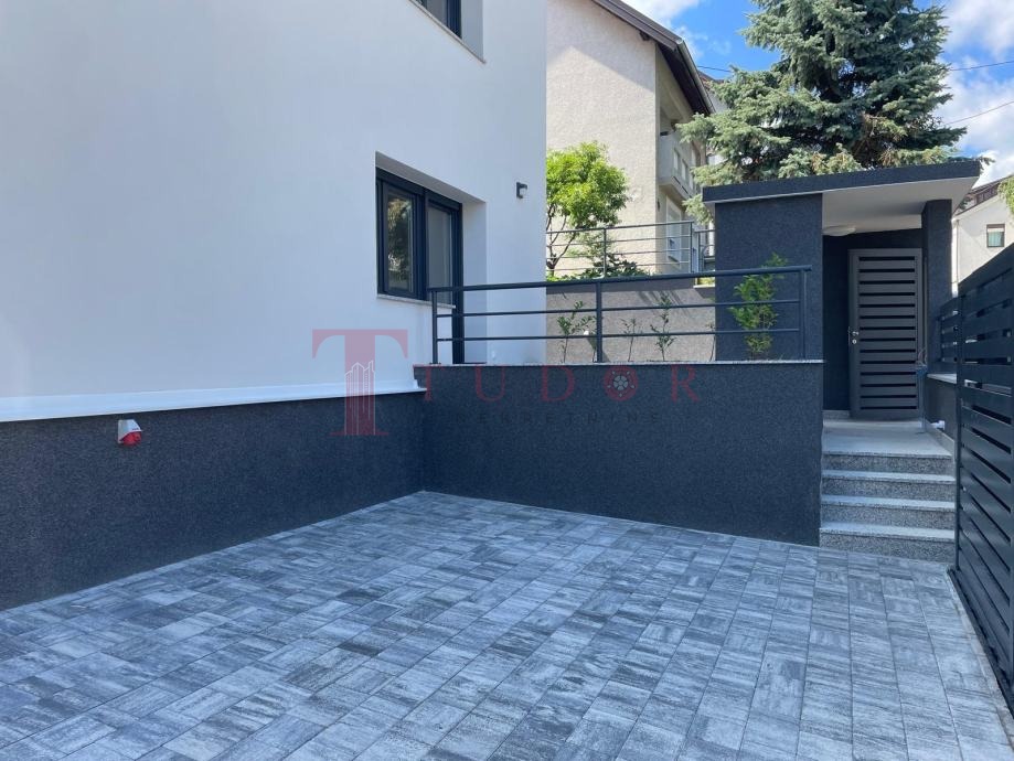 17327 106 1756728130.jpg