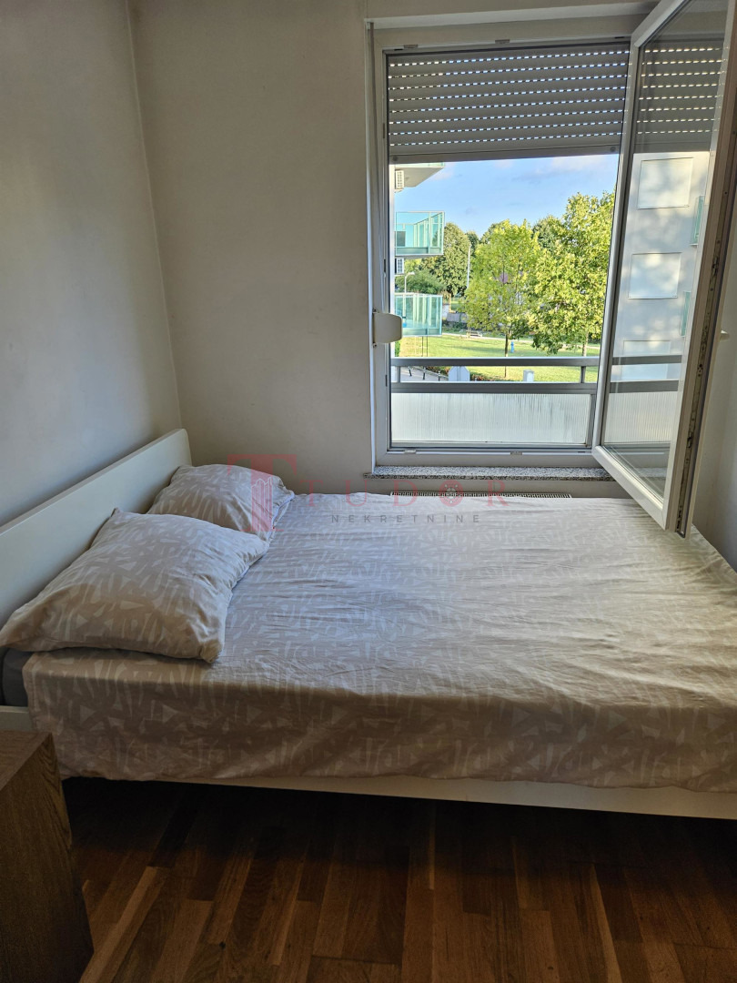 18239 55 1757074647.jpeg