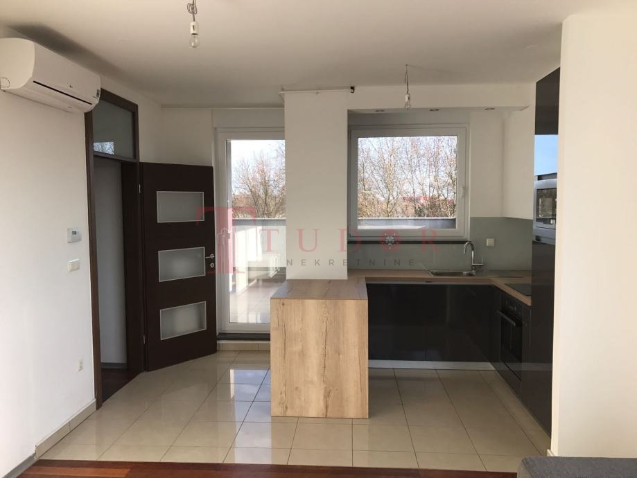 21581 141 1758542699.jpg