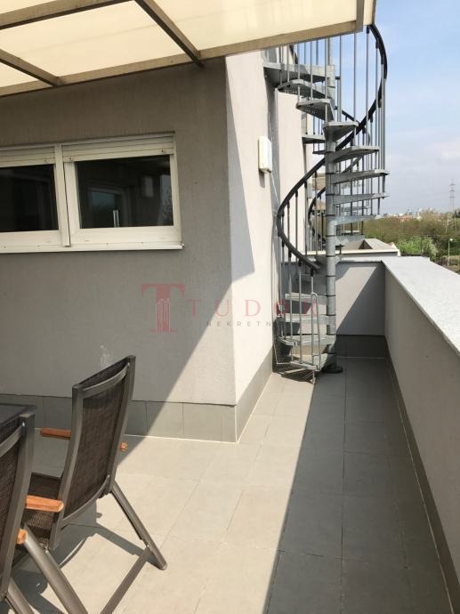 21581 146 1758542699.jpg