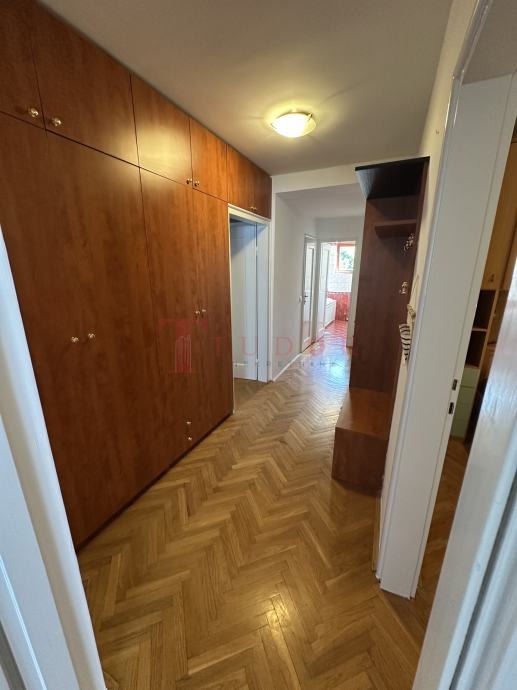 39956 9 1761742504.jpg