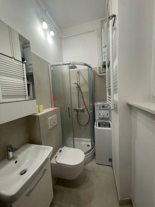 37150 9 1761325043.jpg