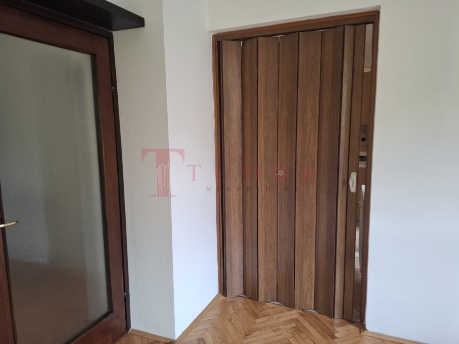 54929 11 1764181200.jpg