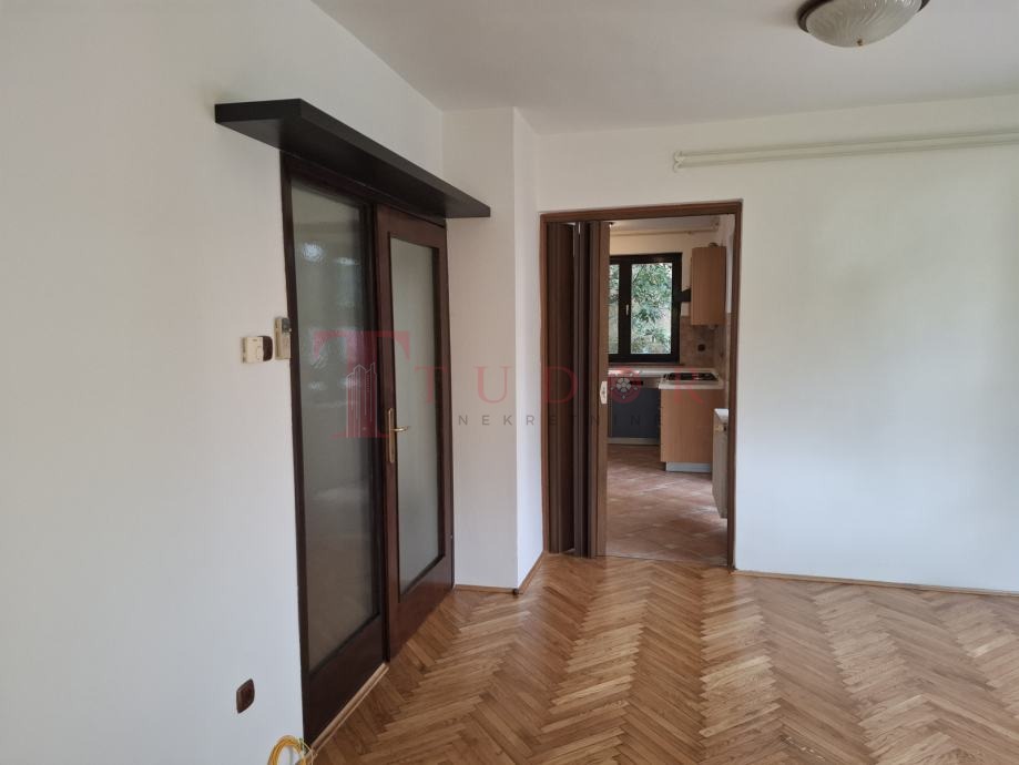 54929 12 1764181200.jpg