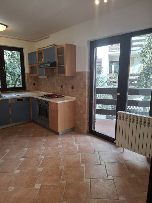 54929 13 1764181200.jpg