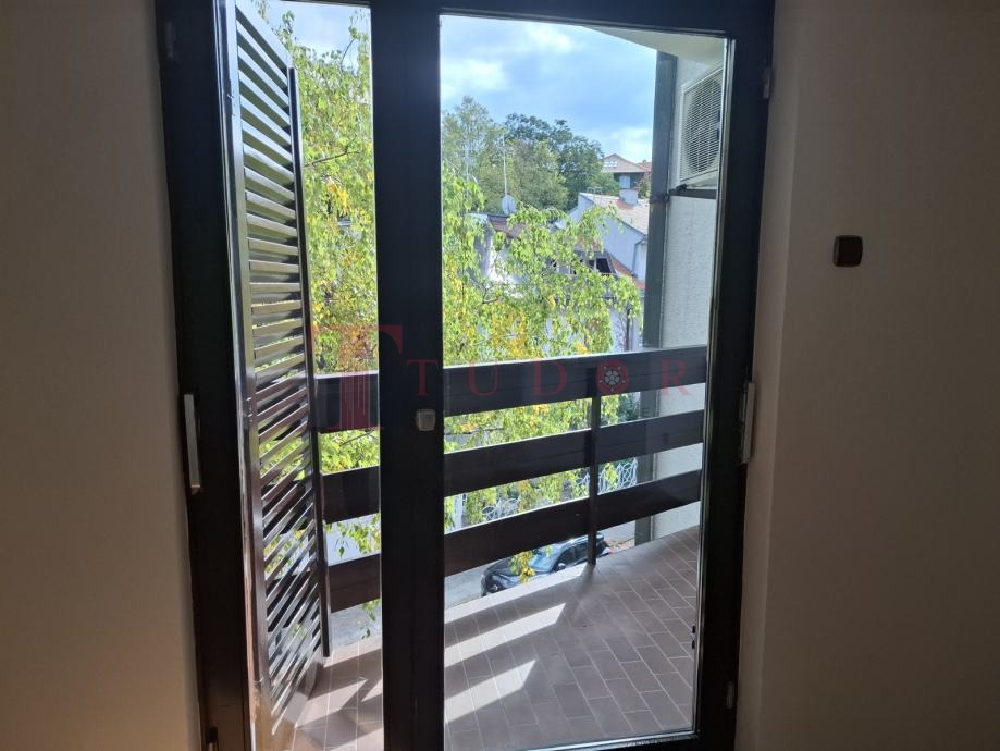 54929 14 1764181200.jpg