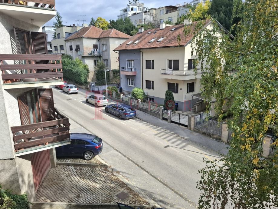 54929 17 1764181200.jpg