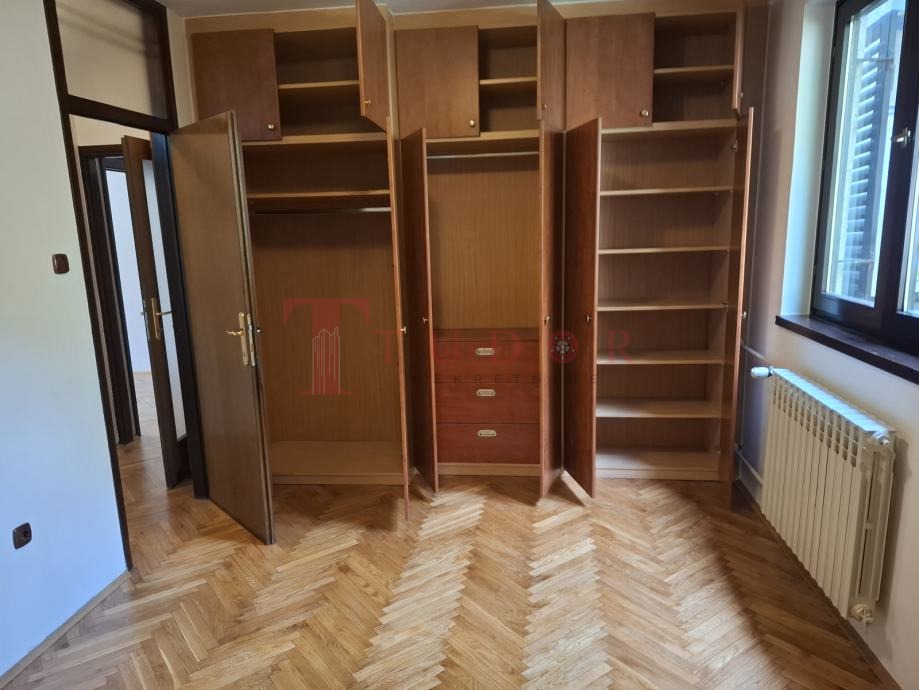 54929 2 1764181200.jpg