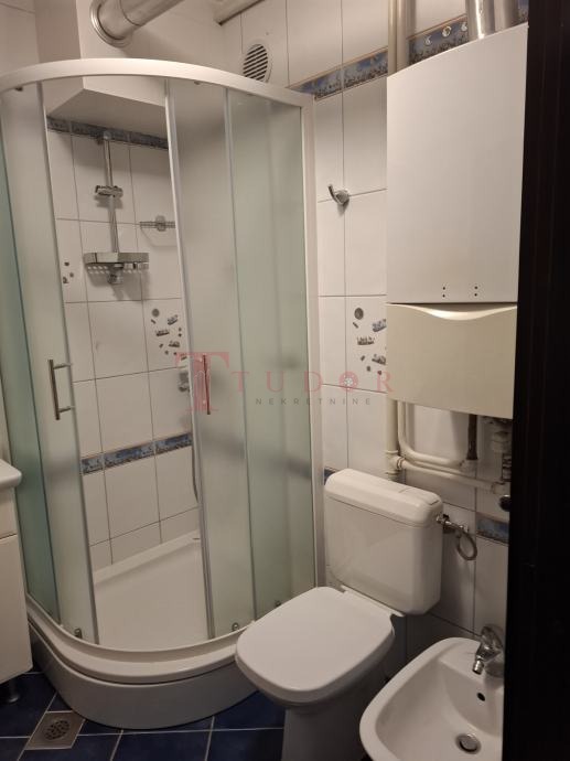 54929 5 1764181200.jpg