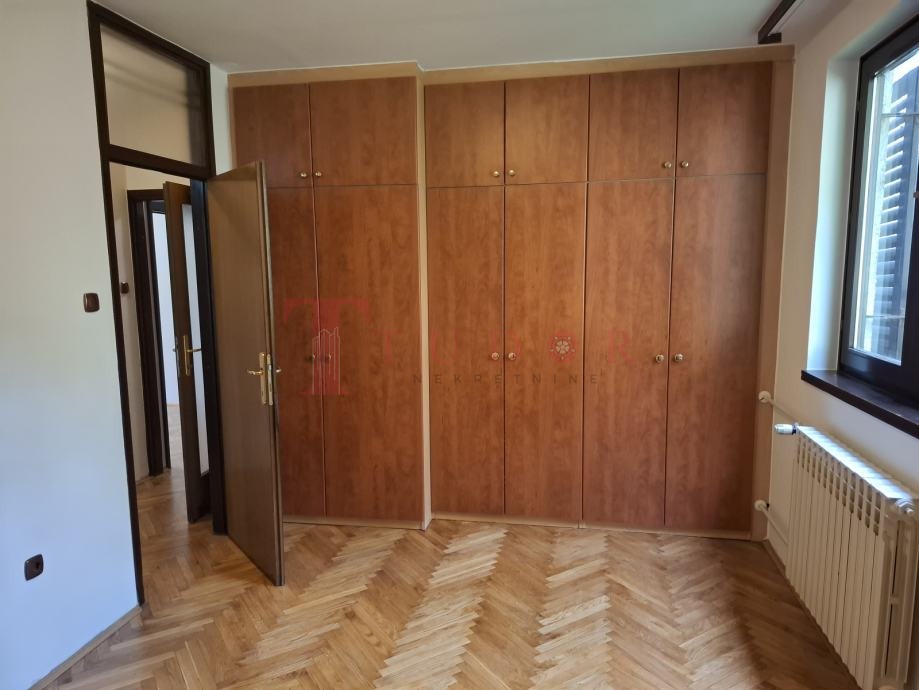 54929 6 1764181200.jpg