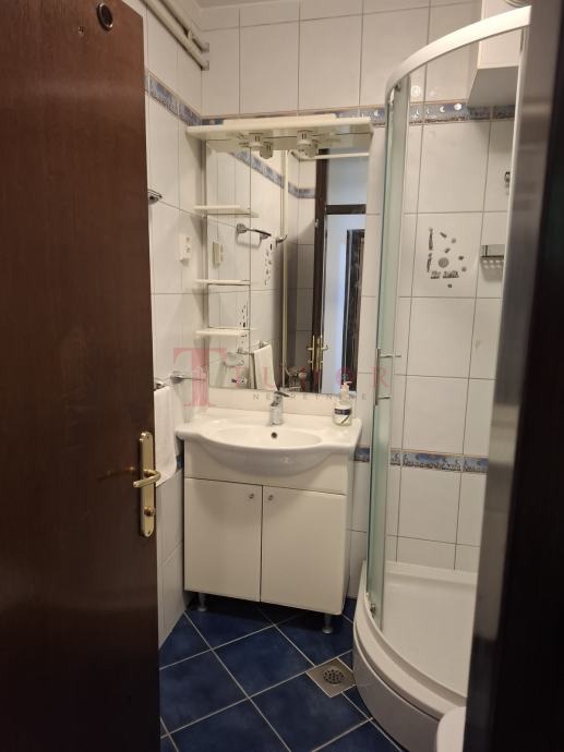 54929 7 1764181200.jpg