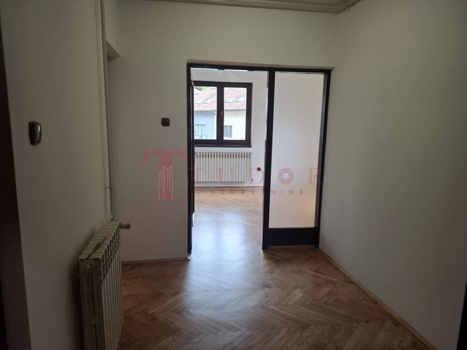 54929 8 1764181200.jpg