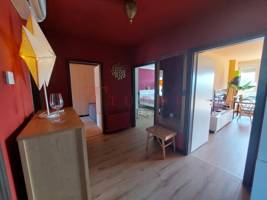 56262 4 1764240362.jpg