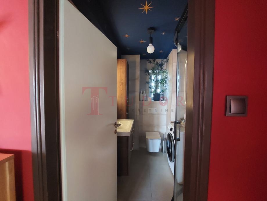 56262 5 1764240362.jpg