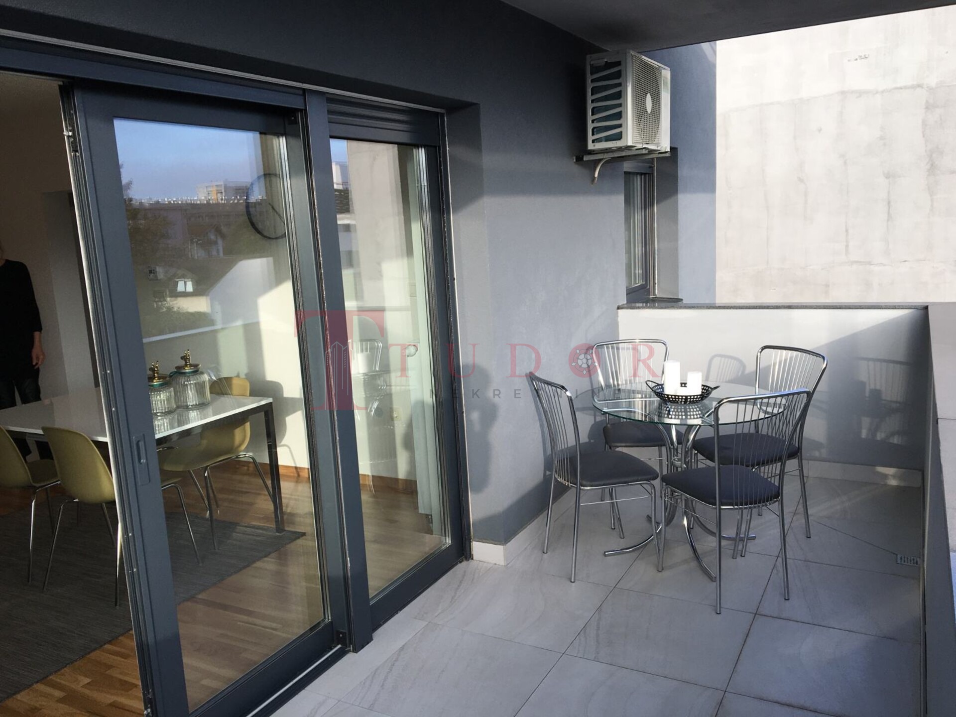 59435 10 1764871429.jpg