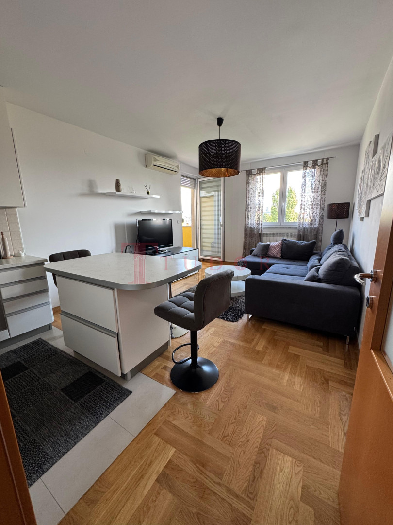 19480 44 1757585473.jpg