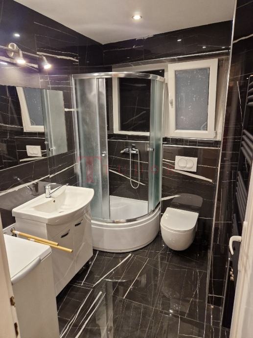 121382 11 1776351954.jpg